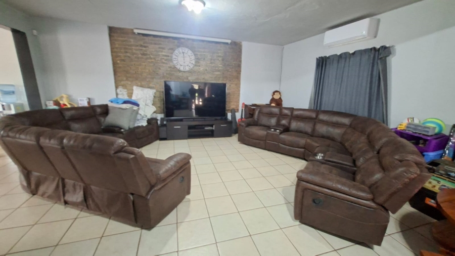 5 Bedroom Property for Sale in Schylock A H North West